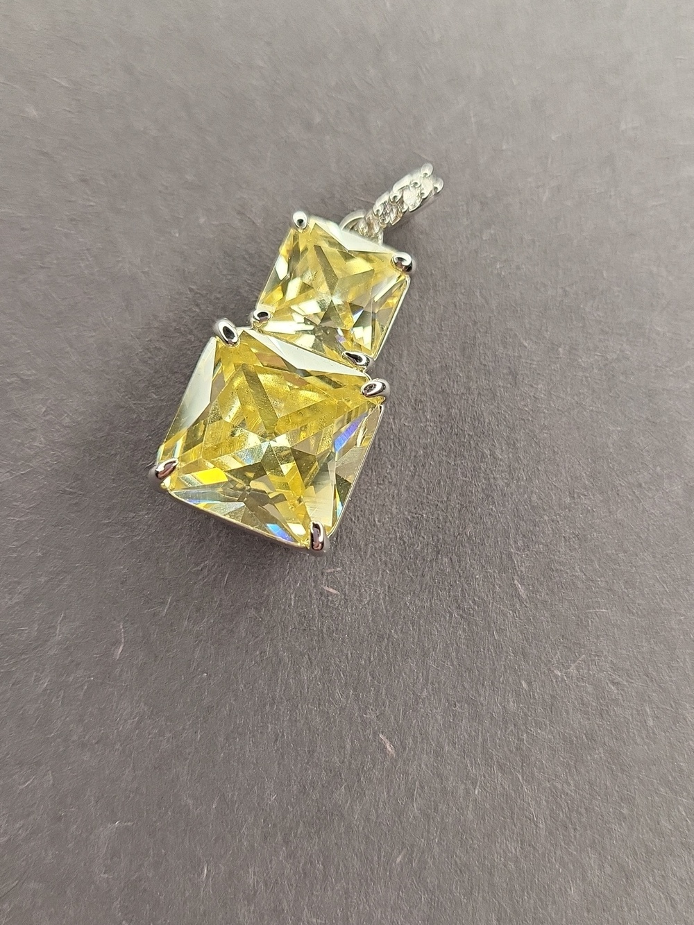 Bomb Party Dazzling Pendant
